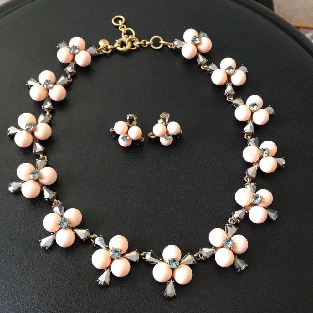 J. CREW POP FLOWER Necklace NEW!!! SOLD OUT! SET